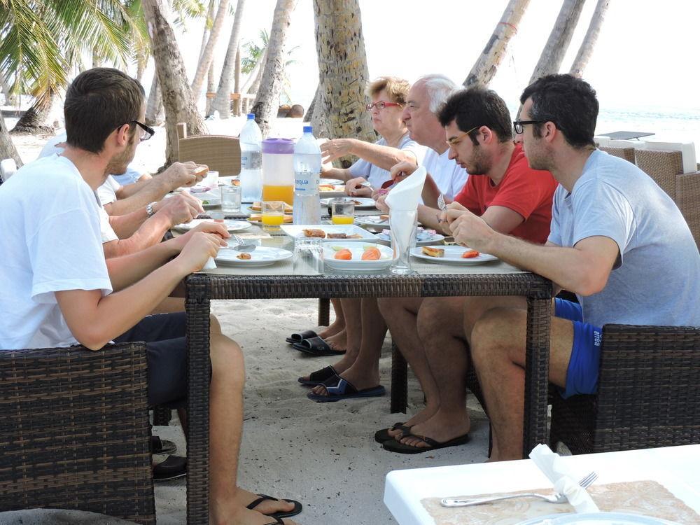 Batuta Maldives Surf View Hotel Тулусдоо Екстериор снимка