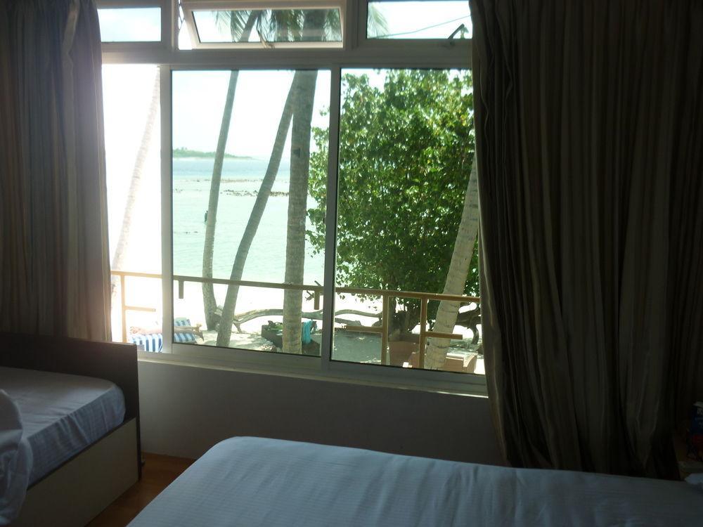 Batuta Maldives Surf View Hotel Тулусдоо Екстериор снимка