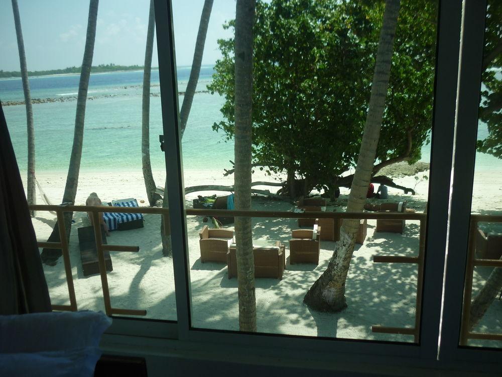 Batuta Maldives Surf View Hotel Тулусдоо Екстериор снимка