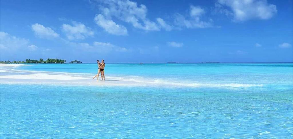 Batuta Maldives Surf View Hotel Тулусдоо Екстериор снимка