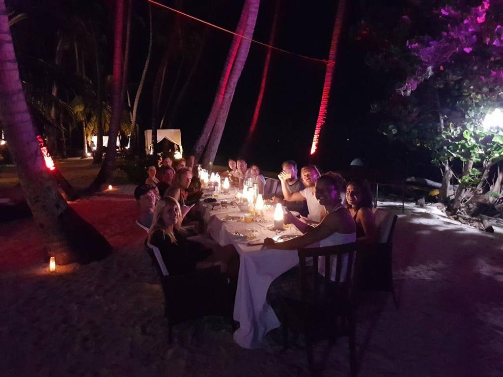 Batuta Maldives Surf View Hotel Тулусдоо Екстериор снимка