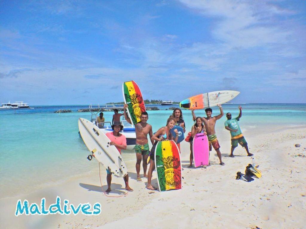 Batuta Maldives Surf View Hotel Тулусдоо Екстериор снимка