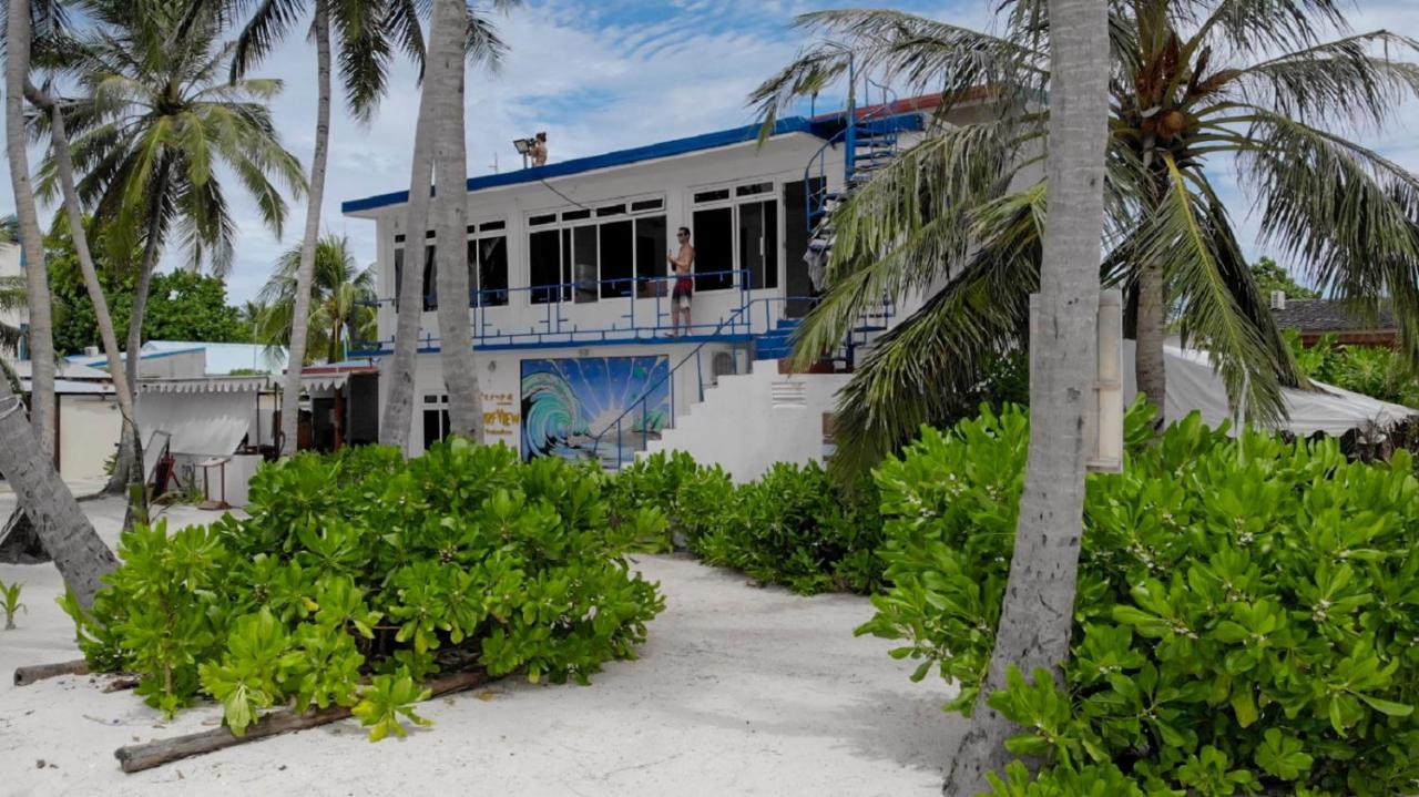 Batuta Maldives Surf View Hotel Тулусдоо Екстериор снимка