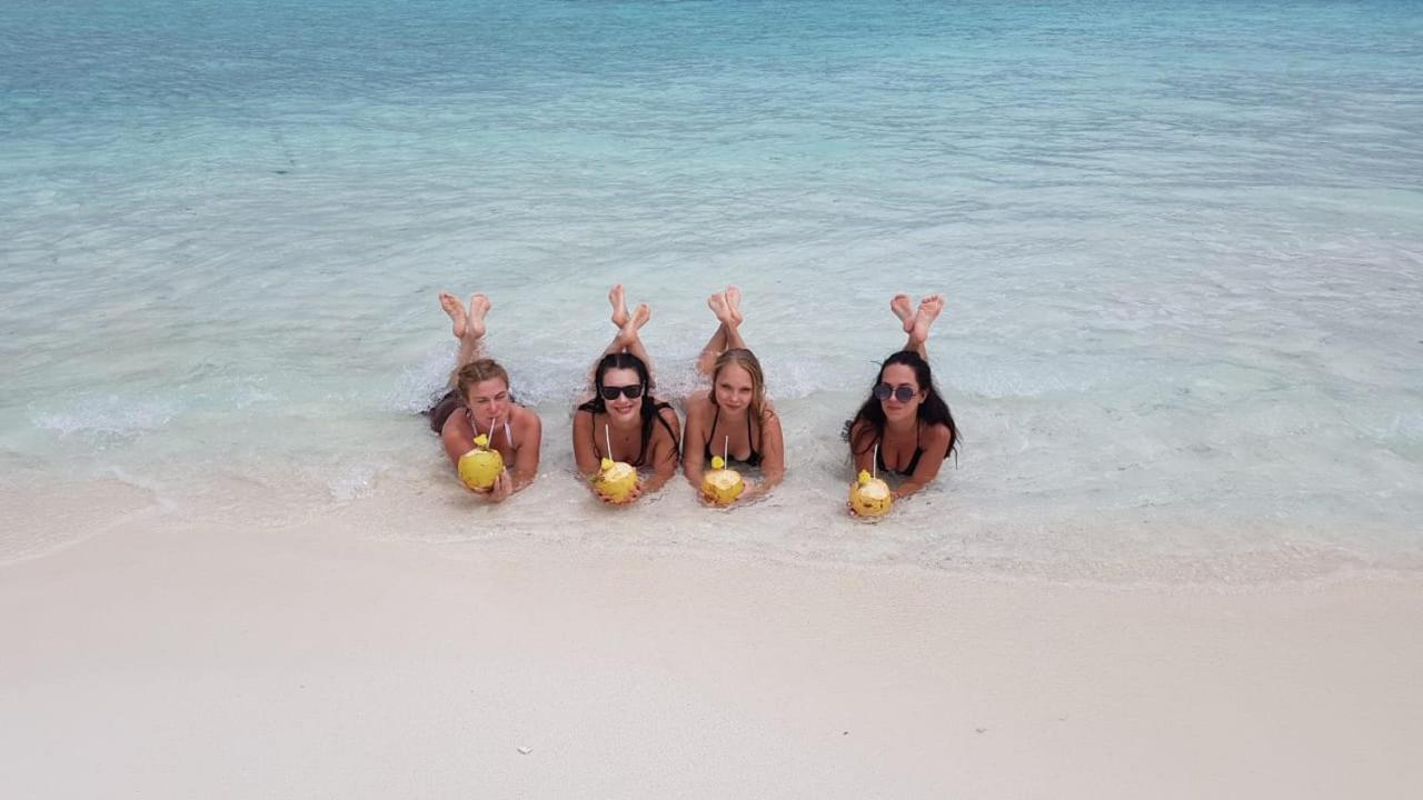 Batuta Maldives Surf View Hotel Тулусдоо Екстериор снимка