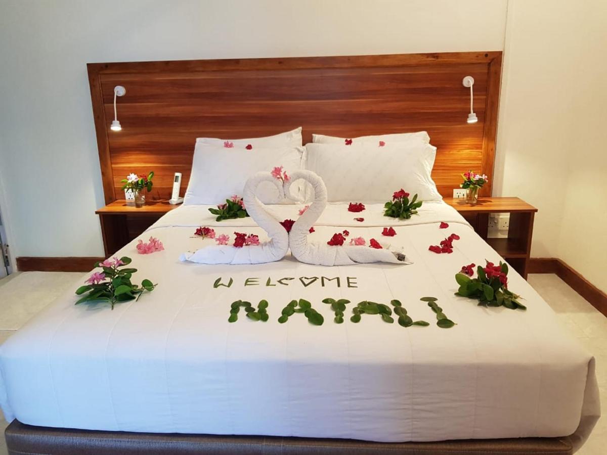 Batuta Maldives Surf View Hotel Тулусдоо Екстериор снимка